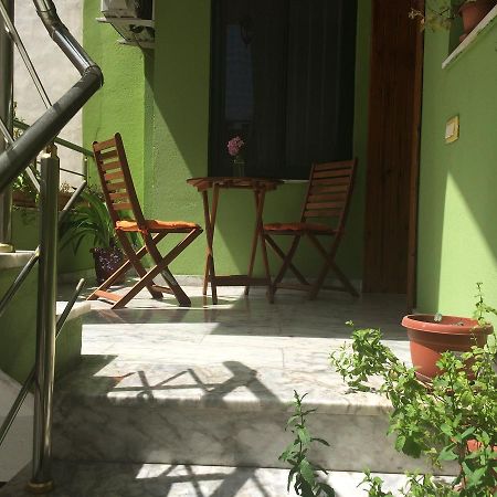 Friends House Panzió Tirana Kültér fotó